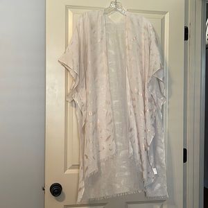 2 Chic, White Lightweight Kimono, One Size